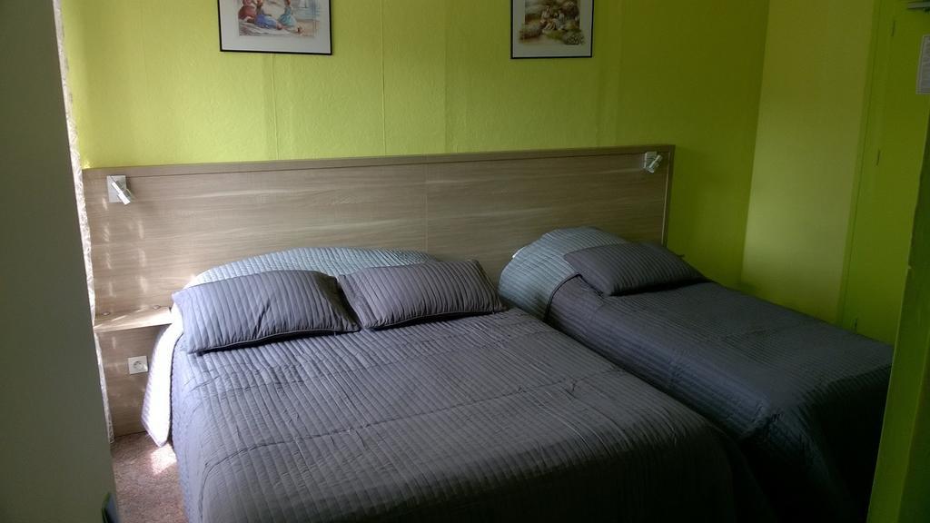 Hotel Des Voyageurs Vorey Oda fotoğraf